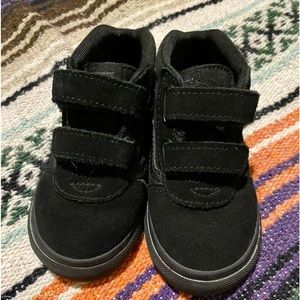 Vans little boys size 7 toddler.  Barely used. My boys are usually barefoot.
